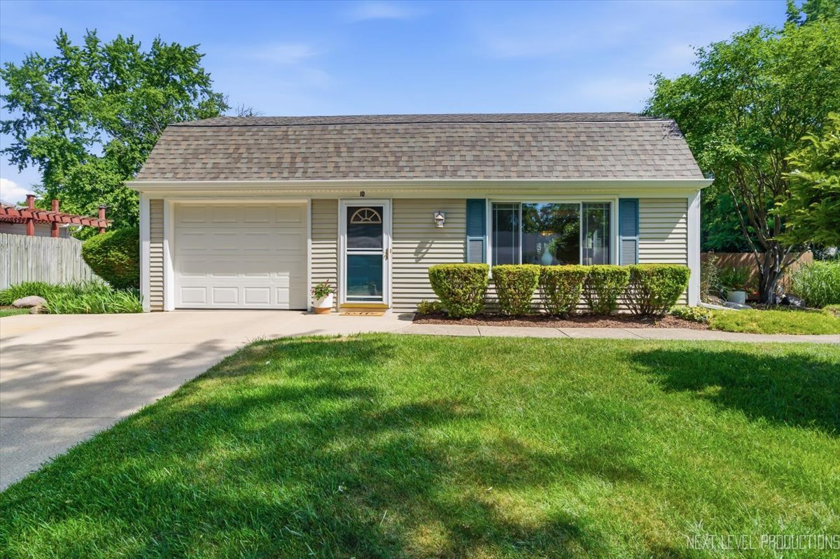 10 Shermead Road Montgomery, IL 60538 - Photo 2 of 30 a front view of a house with a yard