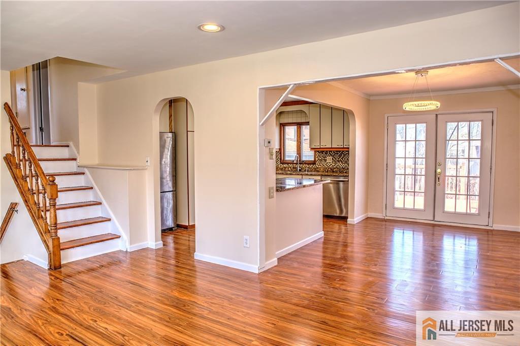 79 Winding Road Iselin, NJ 08830 - Photo 4 of 16 Gallery Image 4