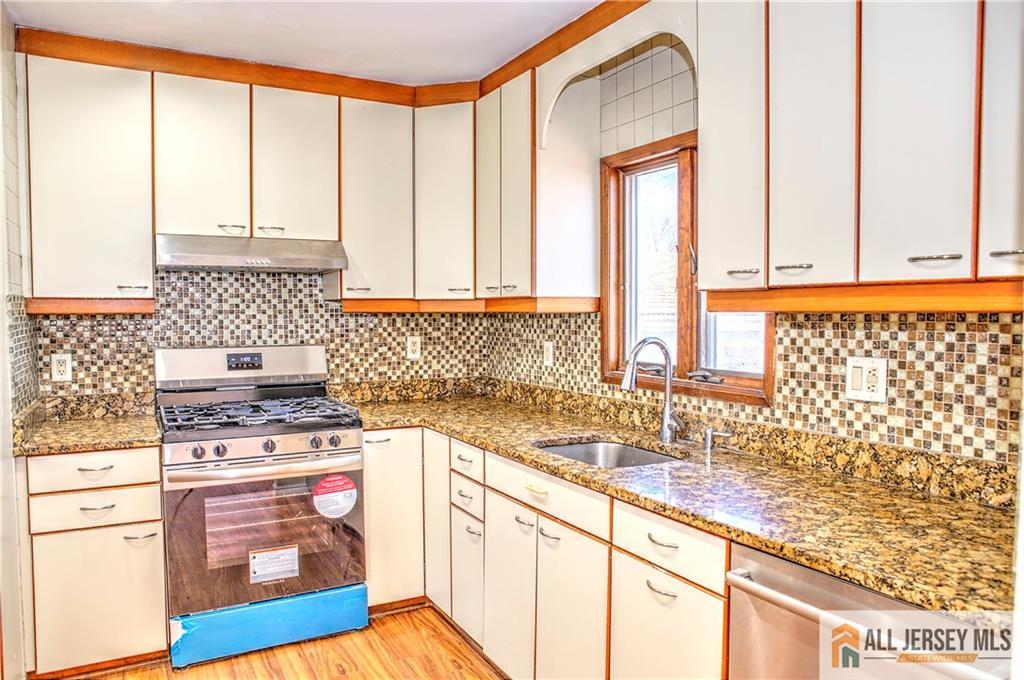 79 Winding Road Iselin, NJ 08830 - Photo 6 of 16 Gallery Image 6