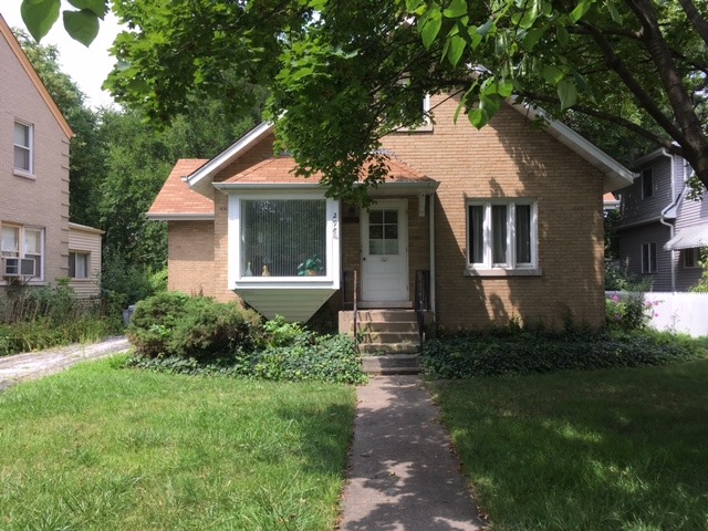 298 Shenstone Road Riverside, IL 60546 - Photo 1 of 11