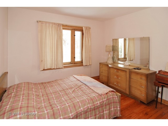 298 Shenstone Road Riverside, IL 60546 - Photo 6 of 11