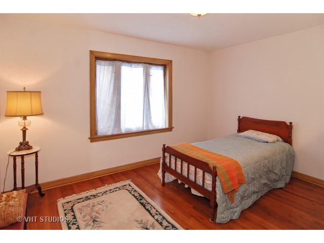 298 Shenstone Road Riverside, IL 60546 - Photo 7 of 11