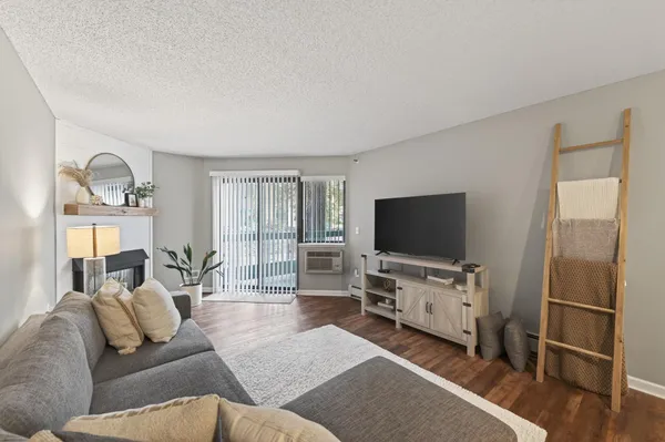 $218,000 | 7606 York Avenue South, Unit 7107, Edina, MN 55435