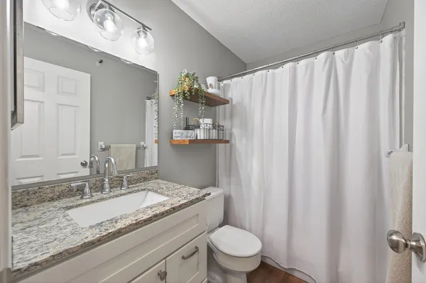 $218,000 | 7606 York Avenue South, Unit 7107, Edina, MN 55435
