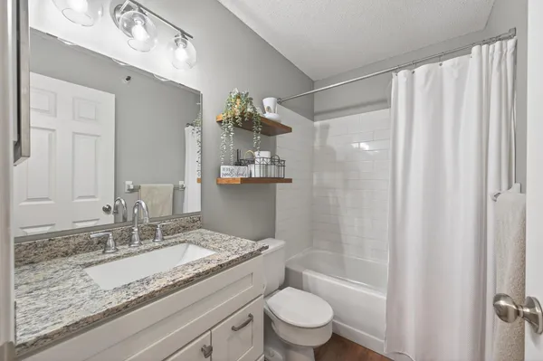 $218,000 | 7606 York Avenue South, Unit 7107, Edina, MN 55435