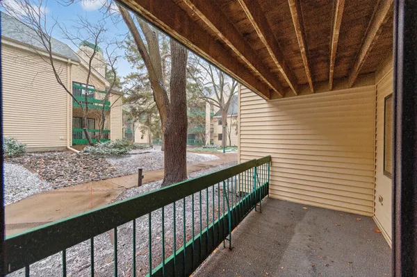 $218,000 | 7606 York Avenue South, Unit 7107, Edina, MN 55435