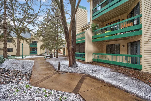 $218,000 | 7606 York Avenue South, Unit 7107, Edina, MN 55435
