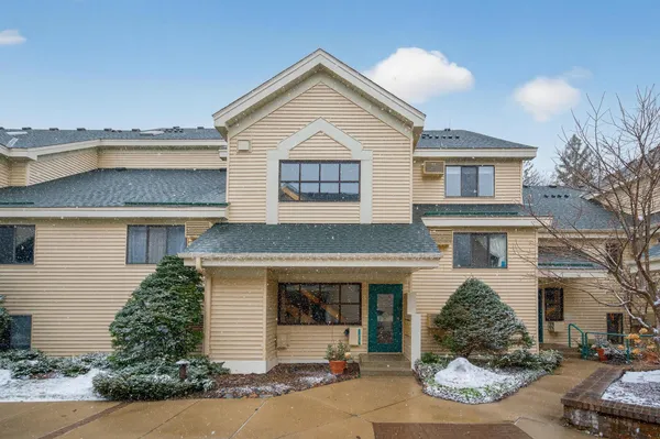 $218,000 | 7606 York Avenue South, Unit 7107, Edina, MN 55435