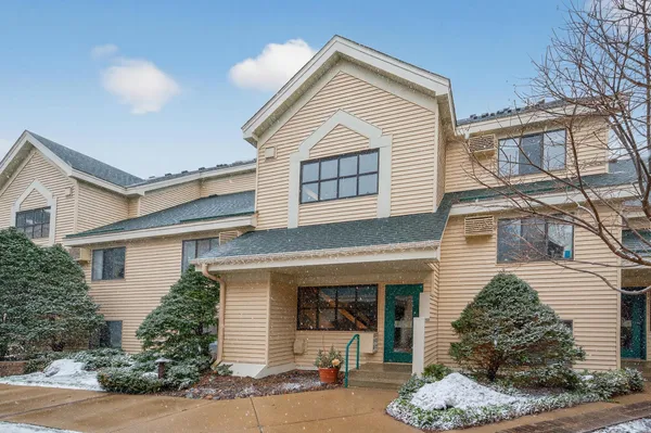 $218,000 | 7606 York Avenue South, Unit 7107, Edina, MN 55435