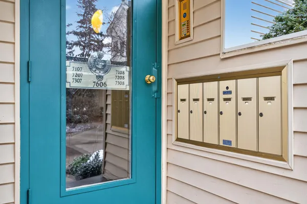 $218,000 | 7606 York Avenue South, Unit 7107, Edina, MN 55435