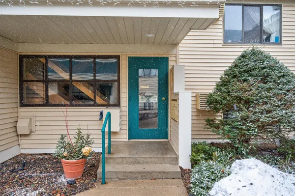 $218,000 | 7606 York Avenue South, Unit 7107, Edina, MN 55435