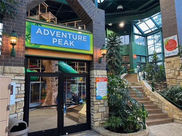 $218,000 | 7606 York Avenue South, Unit 7107, Edina, MN 55435