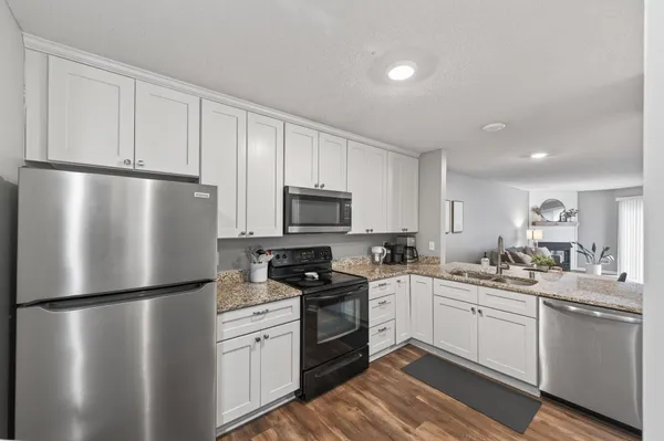 $218,000 | 7606 York Avenue South, Unit 7107, Edina, MN 55435