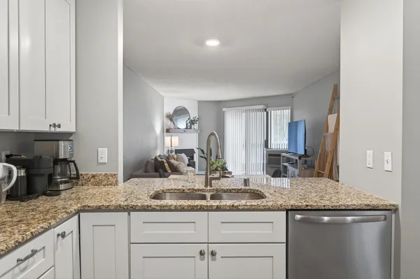 $218,000 | 7606 York Avenue South, Unit 7107, Edina, MN 55435