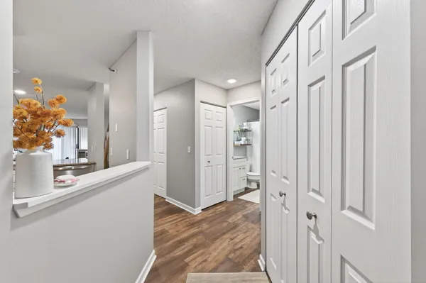 $218,000 | 7606 York Avenue South, Unit 7107, Edina, MN 55435