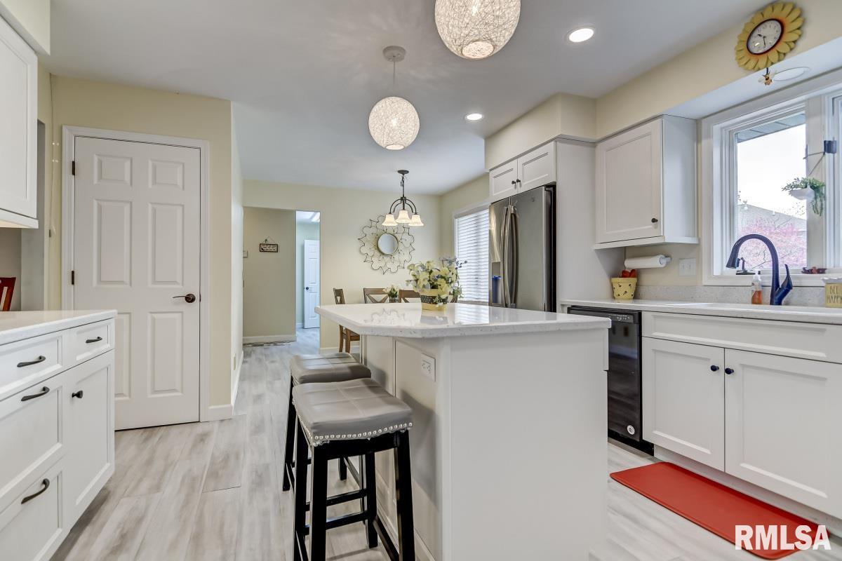404 Golf Road Springfield, IL 62704 - Photo 16 of 47