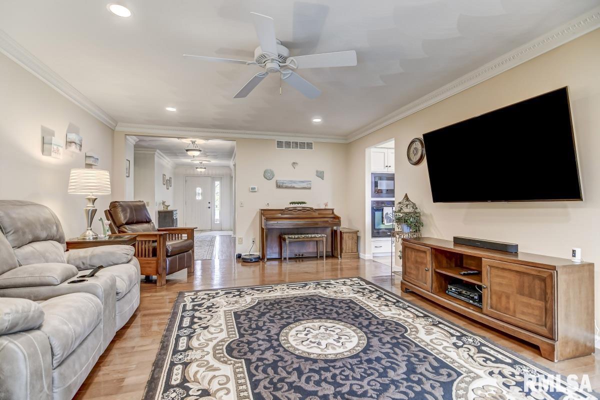 404 Golf Road Springfield, IL 62704 - Photo 27 of 47