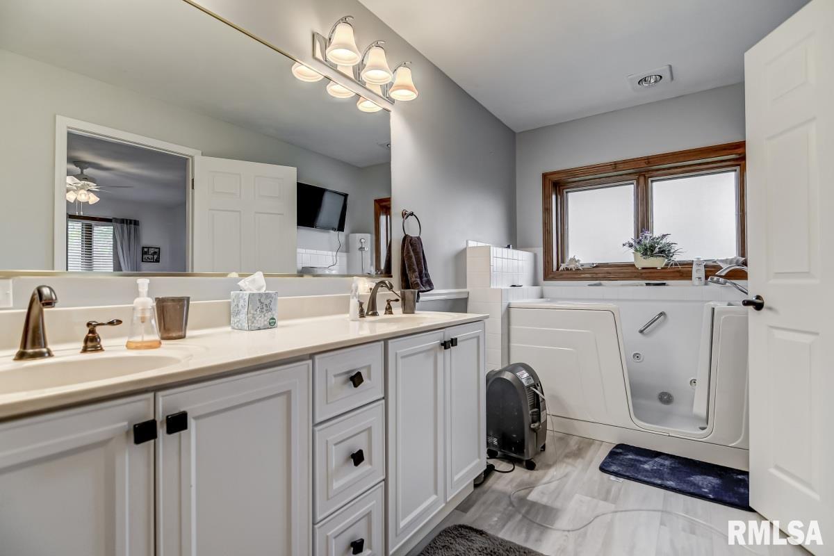 404 Golf Road Springfield, IL 62704 - Photo 32 of 47
