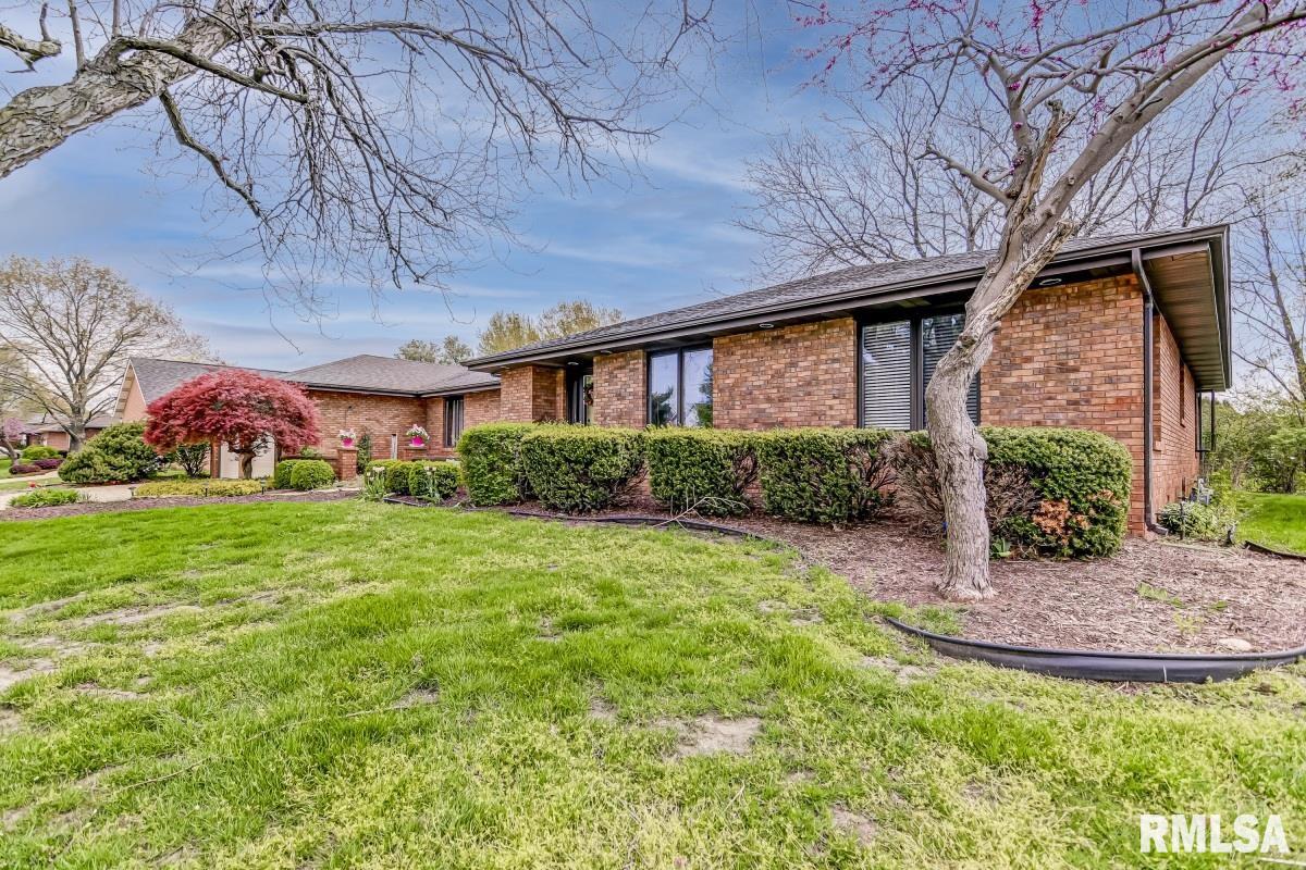 404 Golf Road Springfield, IL 62704 - Photo 5 of 47