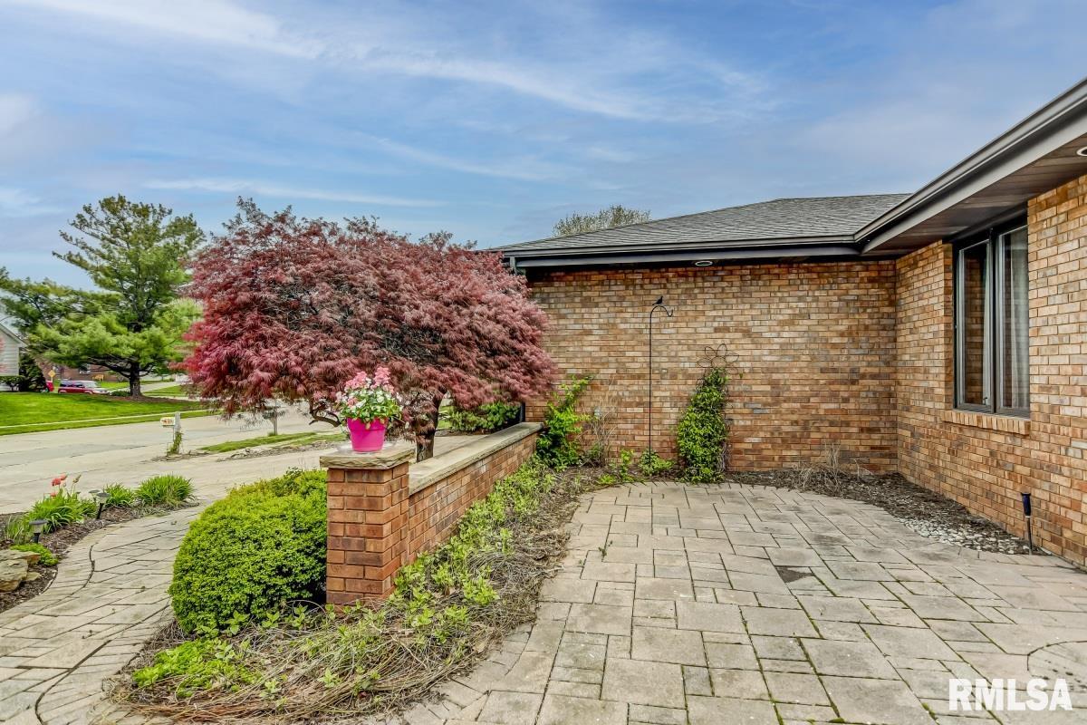 404 Golf Road Springfield, IL 62704 - Photo 6 of 47