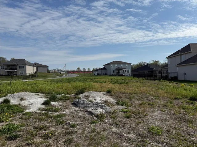 $79,900 | 2701 Northeast Crestview Street, Blue Springs, MO 64029