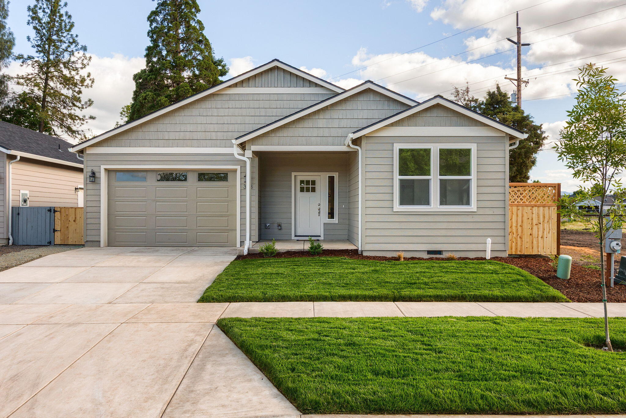 358 Cascade Drive Central Point, OR 97502 - Photo 1 of 44 Apx358 (1)