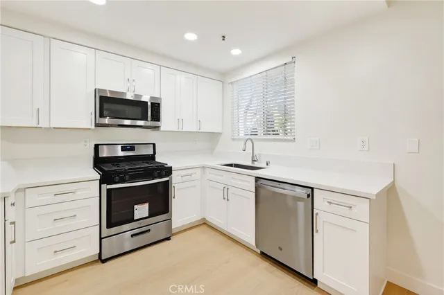 $4,100 | 78 Magellan Aisle, Irvine, CA 92620