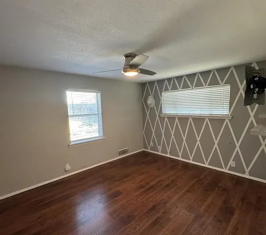 $2,600 | 2615 Gladiolus Lane, Dallas, TX 75233