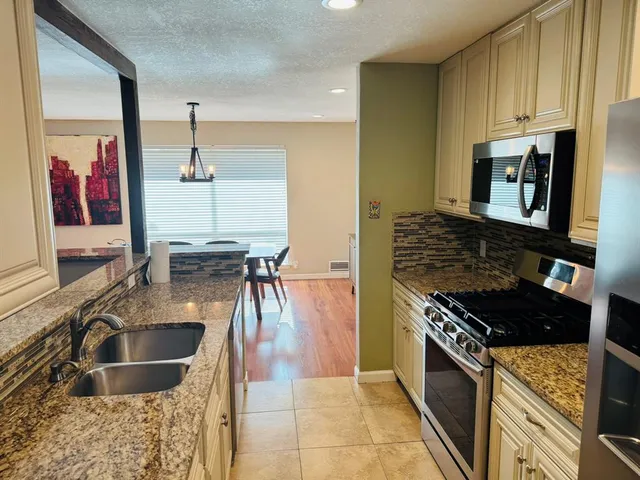 $2,600 | 2615 Gladiolus Lane, Dallas, TX 75233