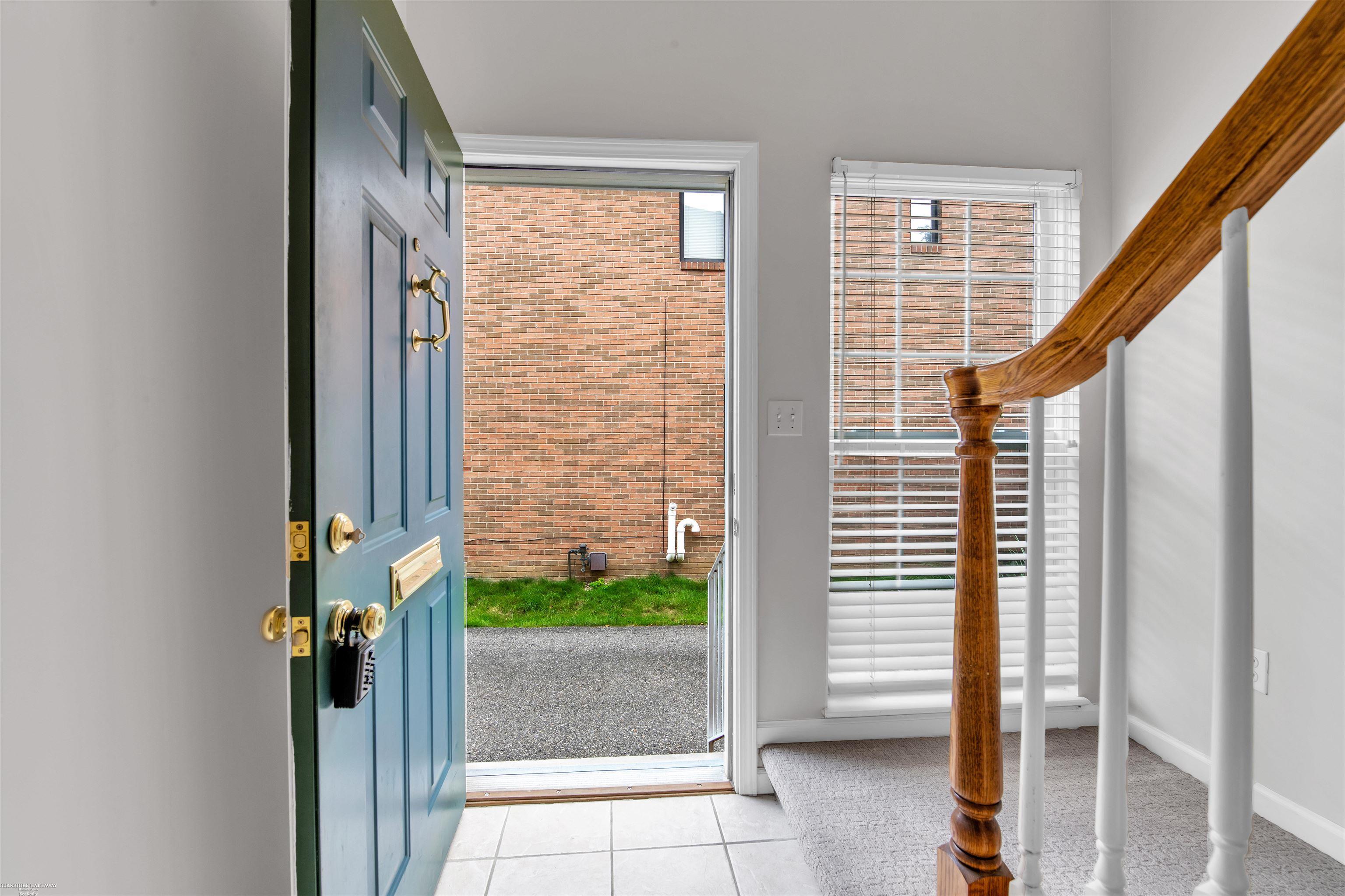 860 Neff Road Grosse Pointe, MI 48230 - Photo 3 of 30 50117572-2.JPG