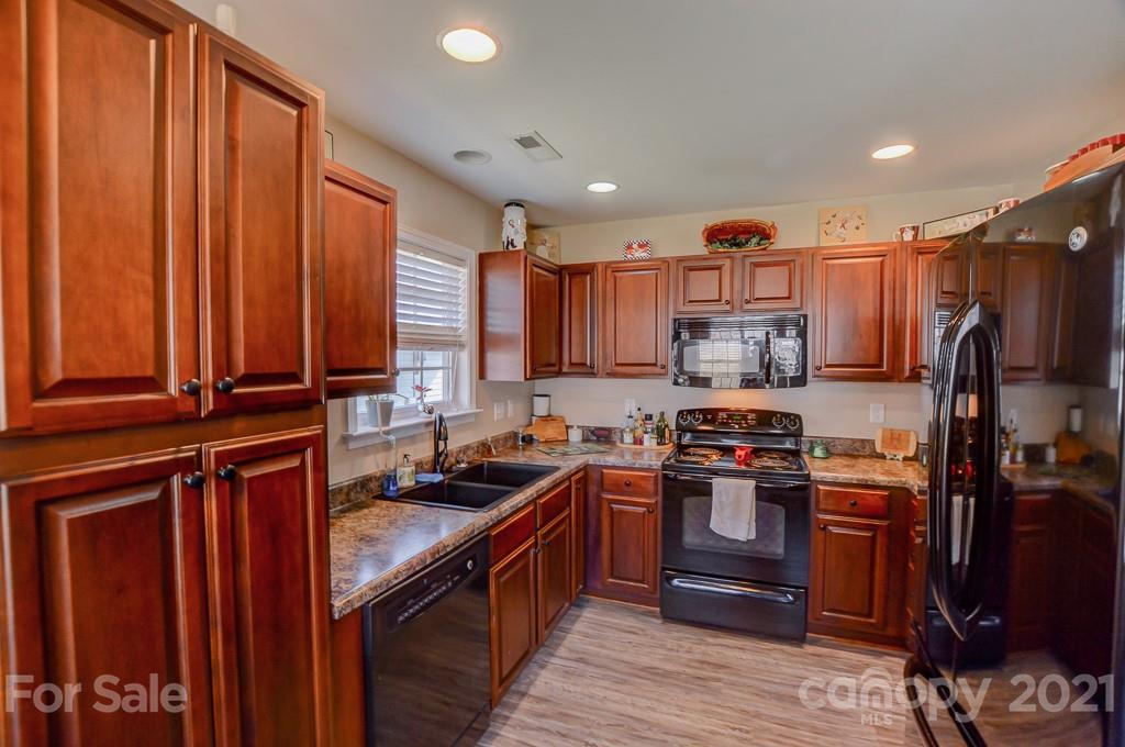 172 Lumber River Road Fletcher, NC 28732 - Photo 11 of 28