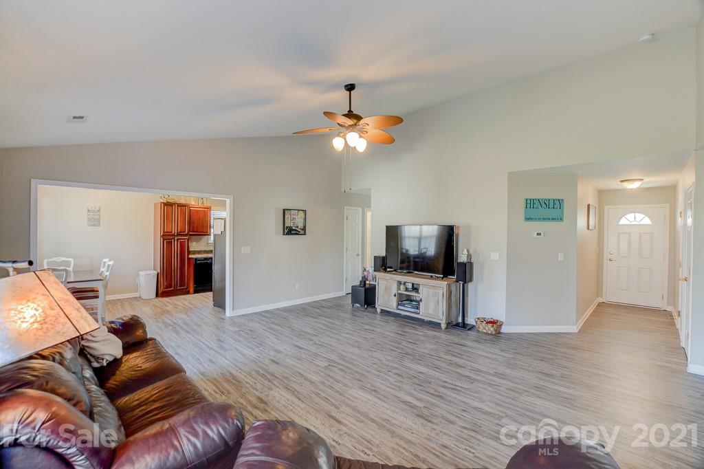 172 Lumber River Road Fletcher, NC 28732 - Photo 15 of 28