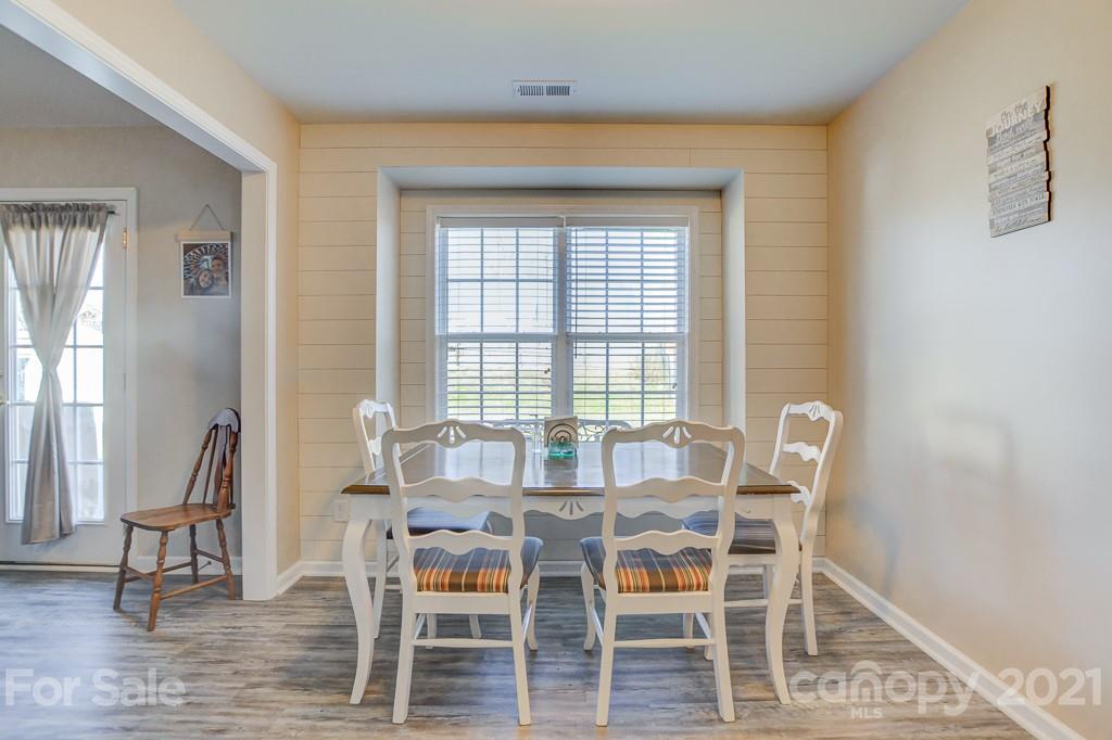 172 Lumber River Road Fletcher, NC 28732 - Photo 5 of 28