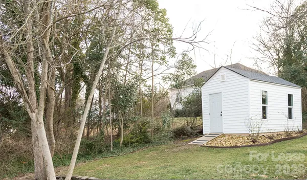 $1,950 | 309 Houston Street, Unit B, Davidson, NC 28036