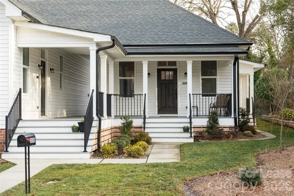 $1,950 | 309 Houston Street, Unit B, Davidson, NC 28036