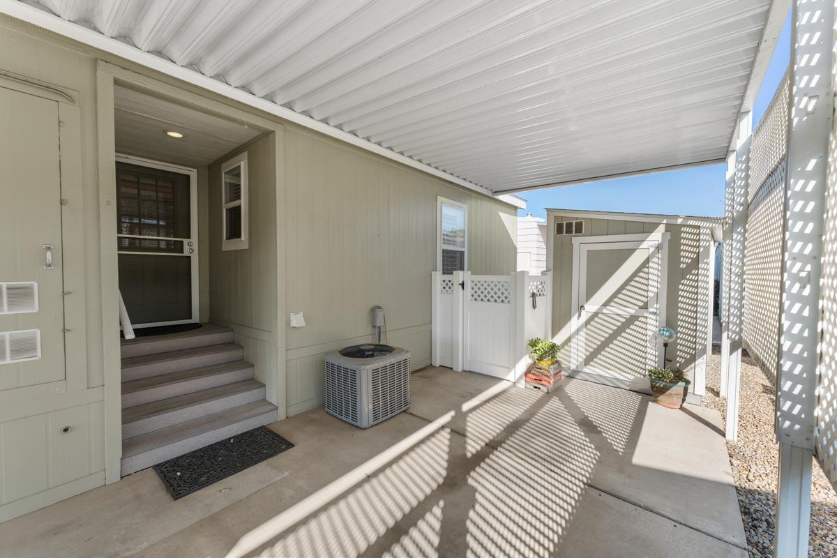 128 Don Felipe Ojai, CA 93023 - Photo 23 of 35 a view of entryway and hall