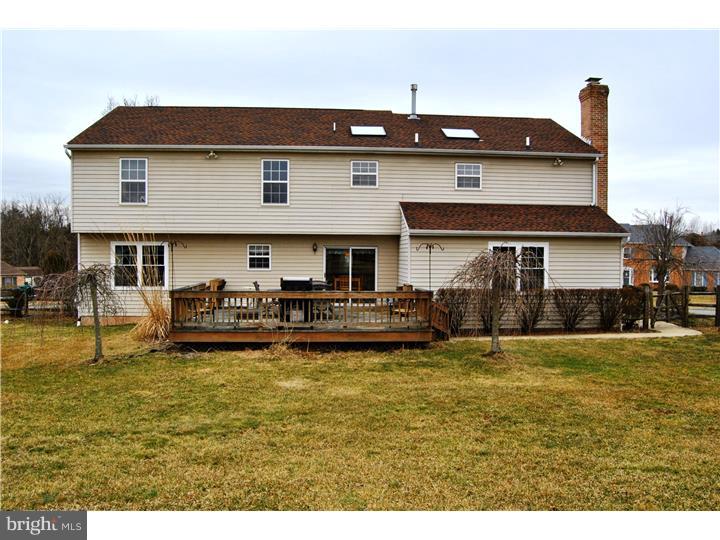300 Sunny Ridge Road Gilbertsville, PA 19525 - Photo 3 of 25 Exterior Back
