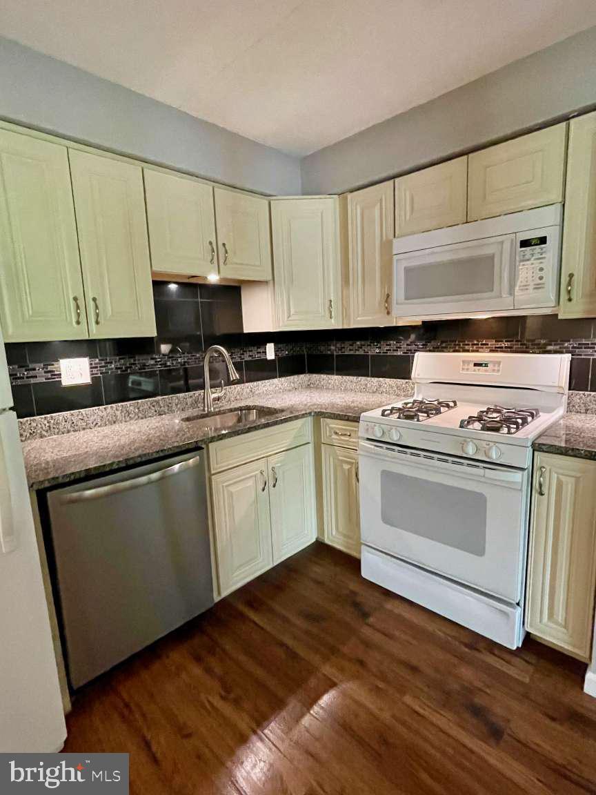 319 Shawmont Avenue, Unit A Philadelphia, PA 19128 - Photo 7 of 21