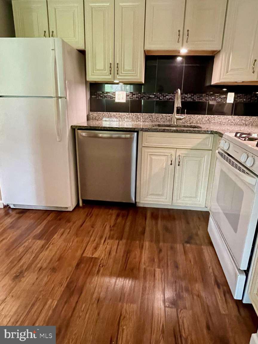 319 Shawmont Avenue, Unit A Philadelphia, PA 19128 - Photo 10 of 21