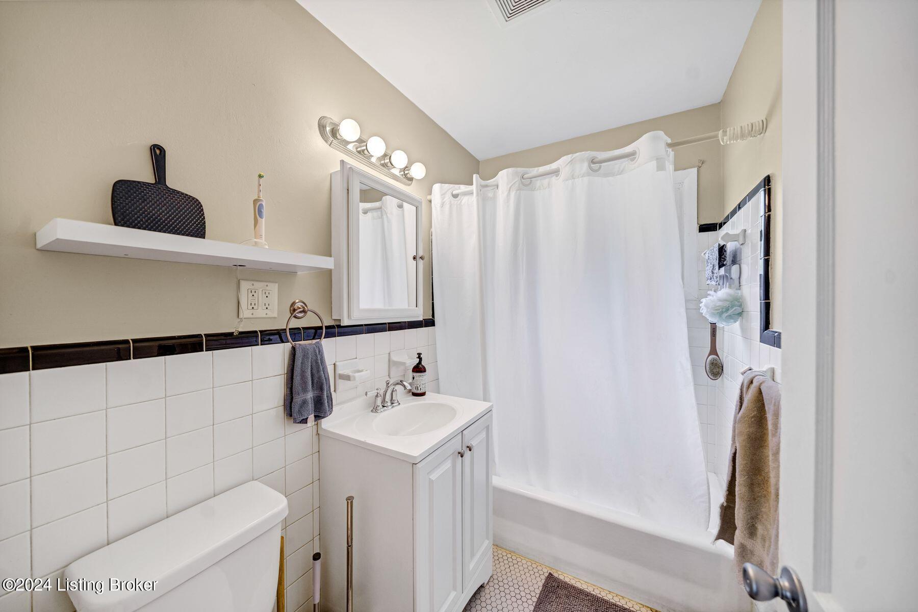 4817 Redstart Road Louisville, KY 40213 - Photo 18 of 36 photo_online_017
