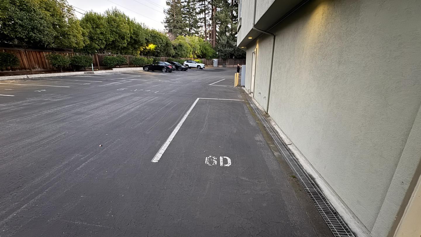 20 Willow Road, Unit 26 Menlo Park, CA 94025 - Photo 34 of 39