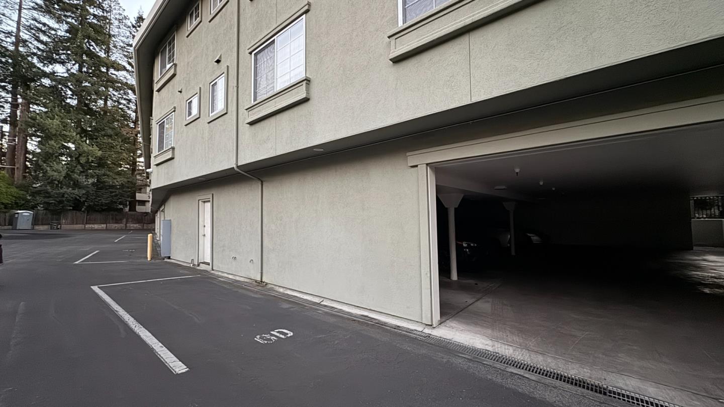 20 Willow Road, Unit 26 Menlo Park, CA 94025 - Photo 35 of 39