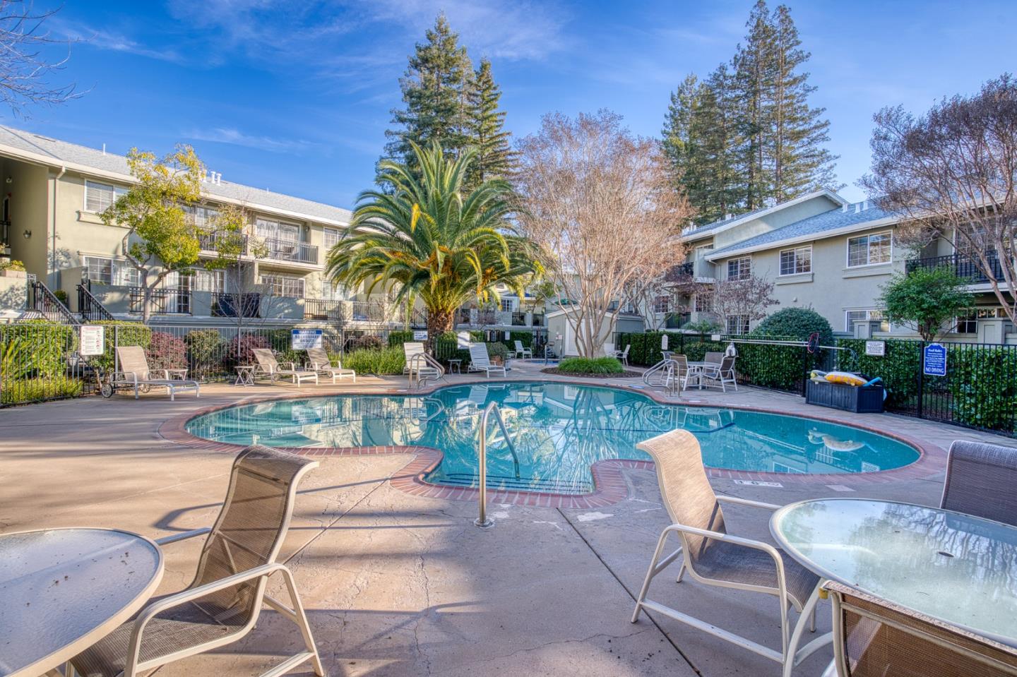 20 Willow Road, Unit 26 Menlo Park, CA 94025 - Photo 37 of 39