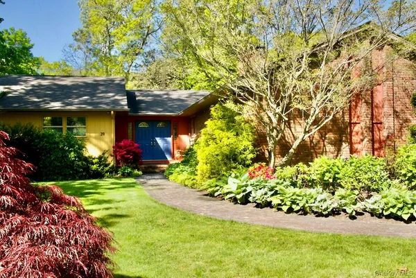 $899,000 | 39 Daly Court, Riverhead, NY 11901