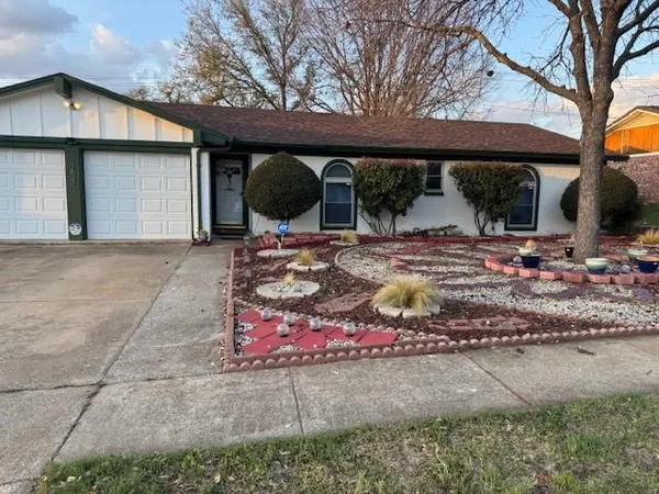 a view of backyard of house
