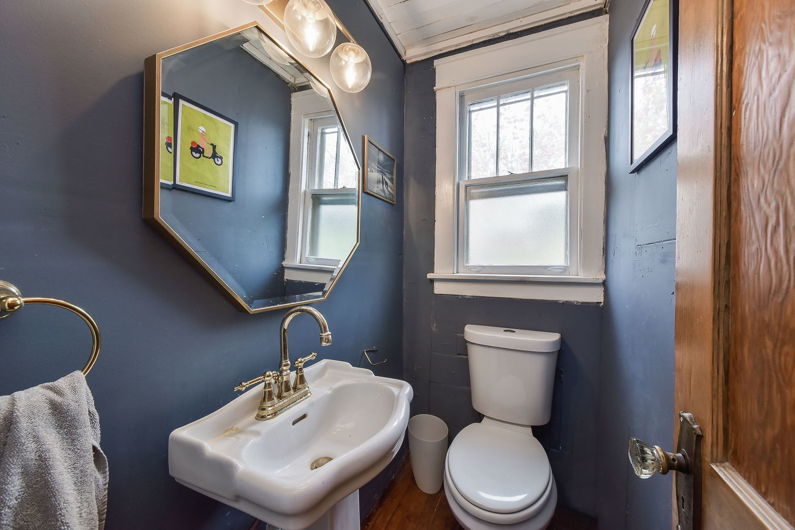 413 Delles Road Wheaton, IL 60187 - Photo 12 of 17 Gallery Image 12
