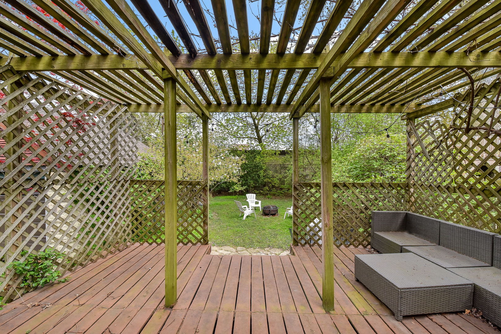 413 Delles Road Wheaton, IL 60187 - Photo 16 of 17 Gallery Image 16