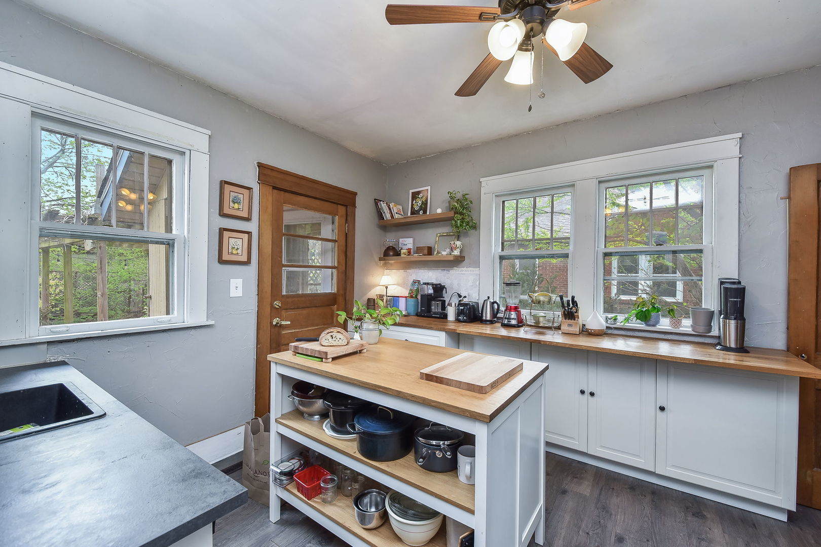 413 Delles Road Wheaton, IL 60187 - Photo 4 of 17 Gallery Image 4