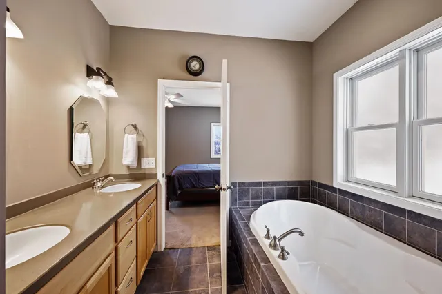 $589,900 | 221 Glen View Road, Mount Horeb, WI 53572