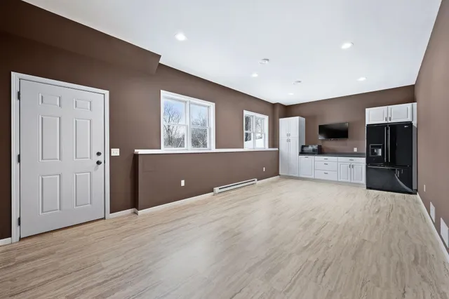 $589,900 | 221 Glen View Road, Mount Horeb, WI 53572